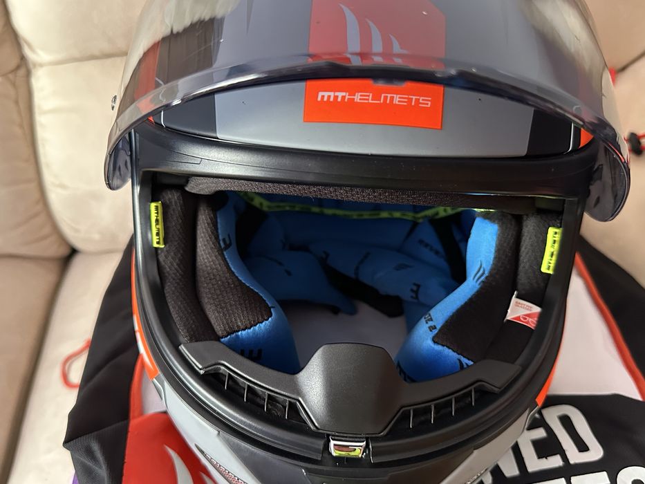 Vendo 2 capacetes MT Helmets Javi Vierge