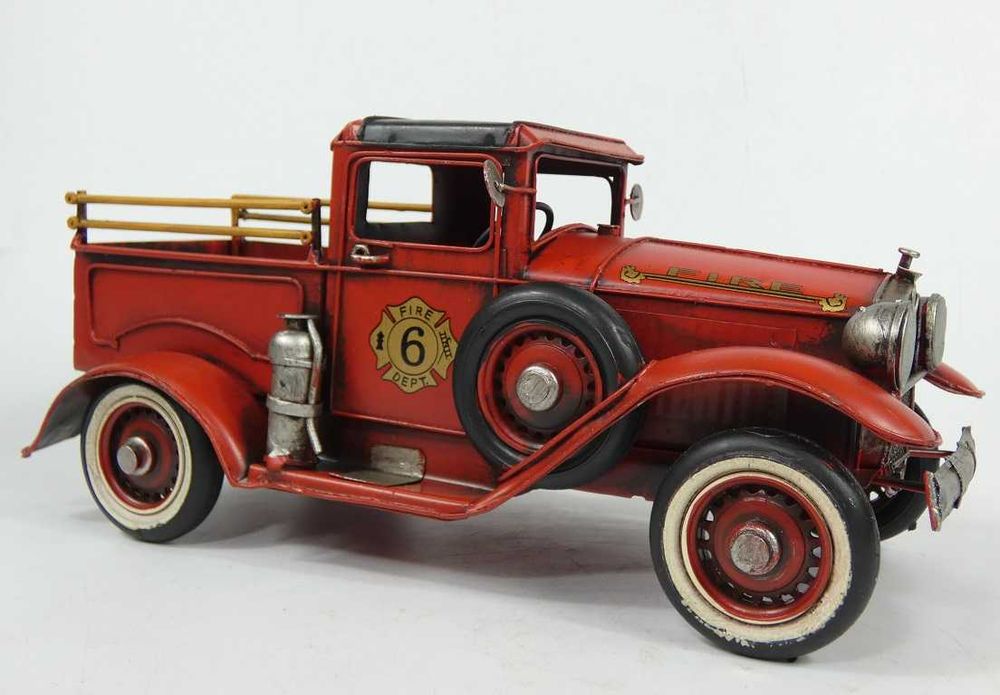 Duży metalowy WÓZ STRAŻACKI pick-up pojazd RETRO 28,5 cm
