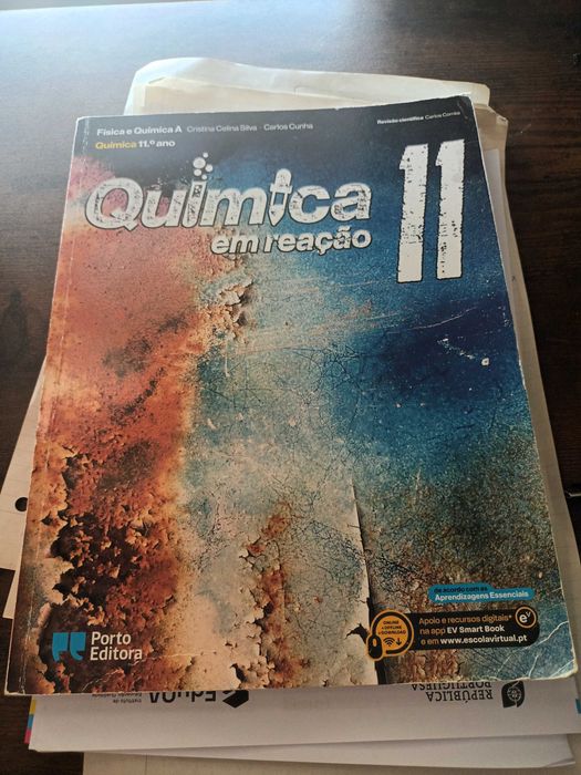 Material escolar livris 10 e 11 ano lectivo