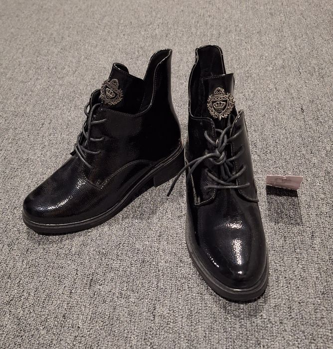 Нові черевики весна