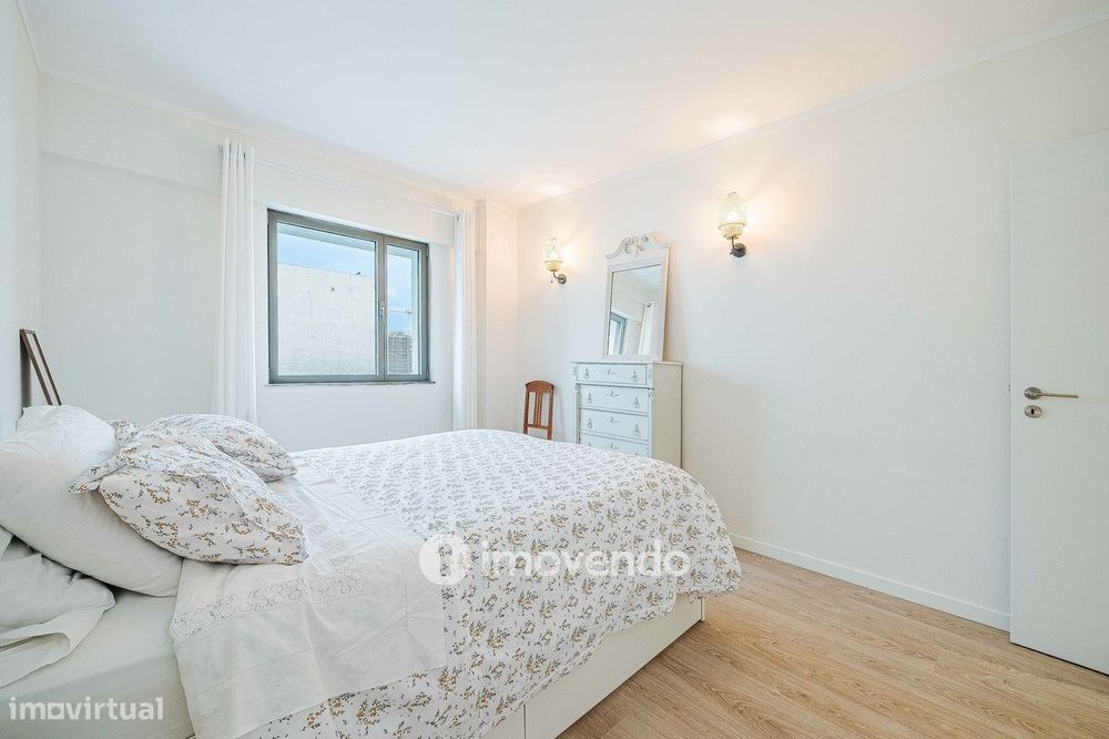 Apartamento T2 moderno, com estacionamento, na Alta de Lisboa