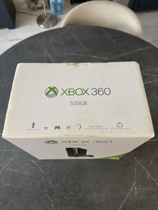 Konsola Xbox 360 E 500GB + gry