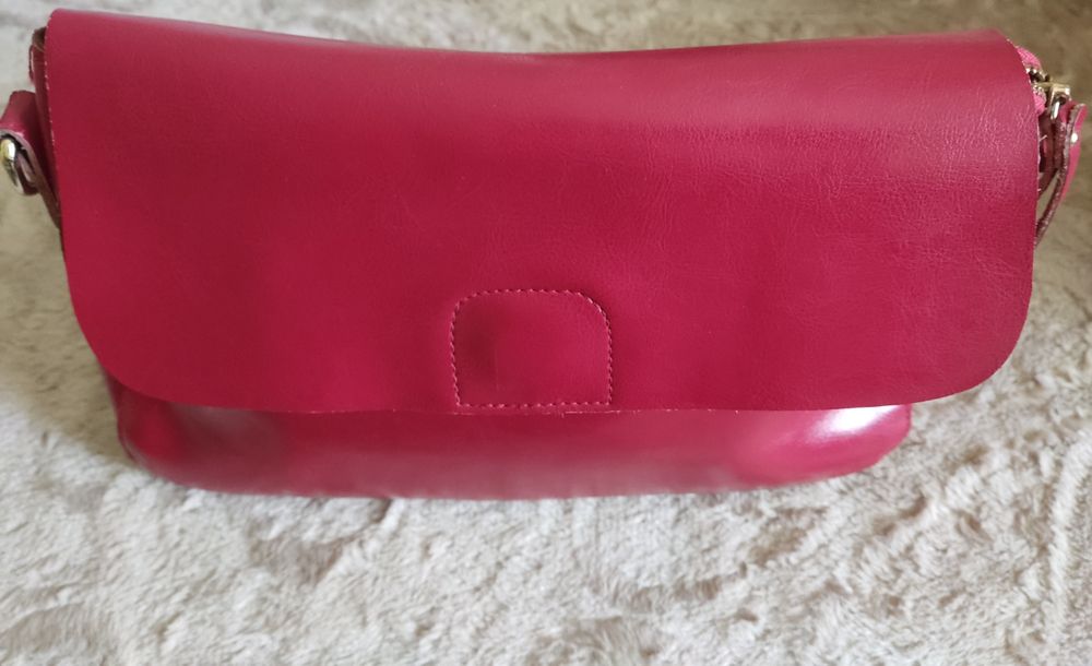 Сумка з натуральної шкіри червоного кольору