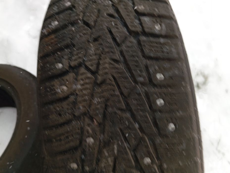 Зимняя шина 175/70/ R14 Nokian шипованая протектор 7-8мм