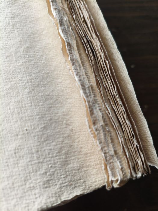Piękny papier czerpany – 19 arkuszy • gruby