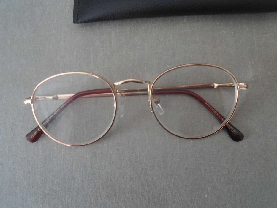 okulary korekcyjne Brandex  +2,5 i etui 4 sztuki