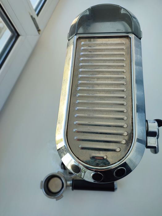 Кофеварка Delonghi