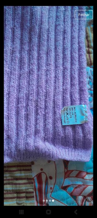 Cachecol roxo com efeito