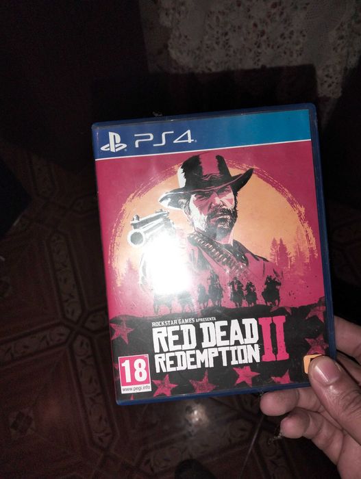 Ps4 com 2 comandos um disco externo e 6 jogos