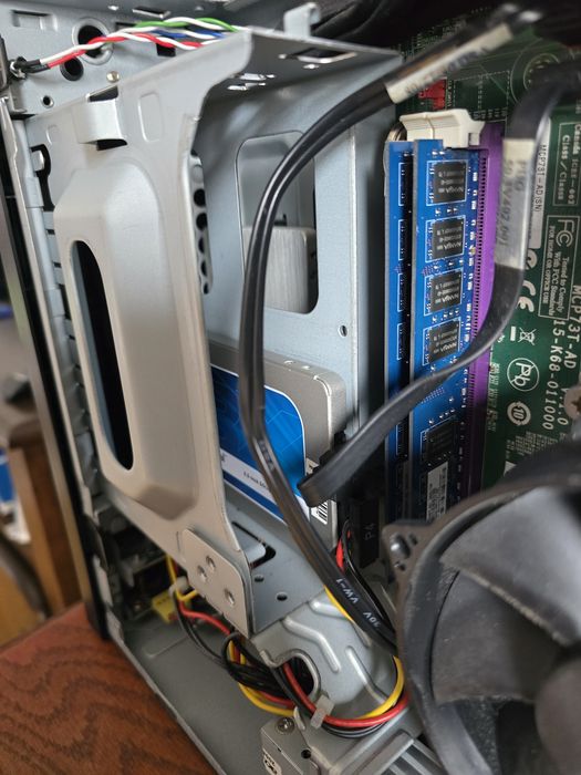 Acer aspire X1700