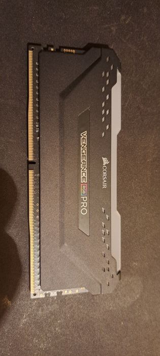 Pamięć RAM RGB DDR4 Corsair Vengeance Pro 8GB 3600 18 CL