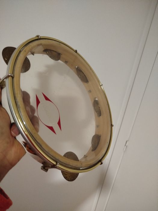 Pandeiro " contemporâneo"64738280409219122