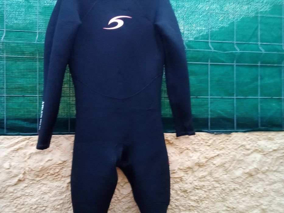 Fato de surf preto rip curl
