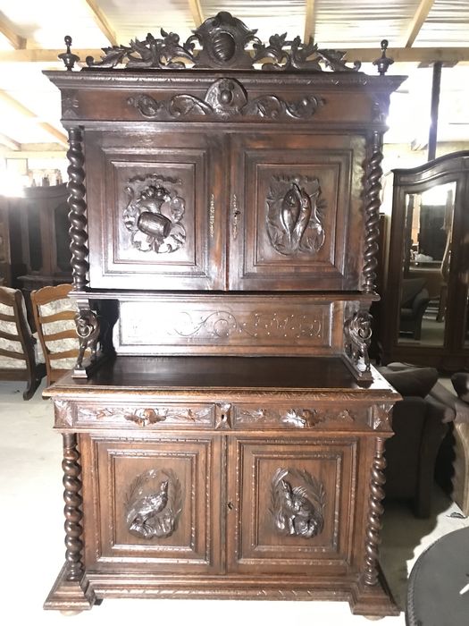 Буфет старовинний неоренесанс мисливський