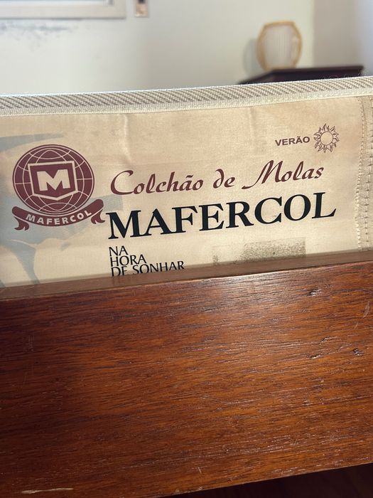 2 camas de solteiro e 1 colchão