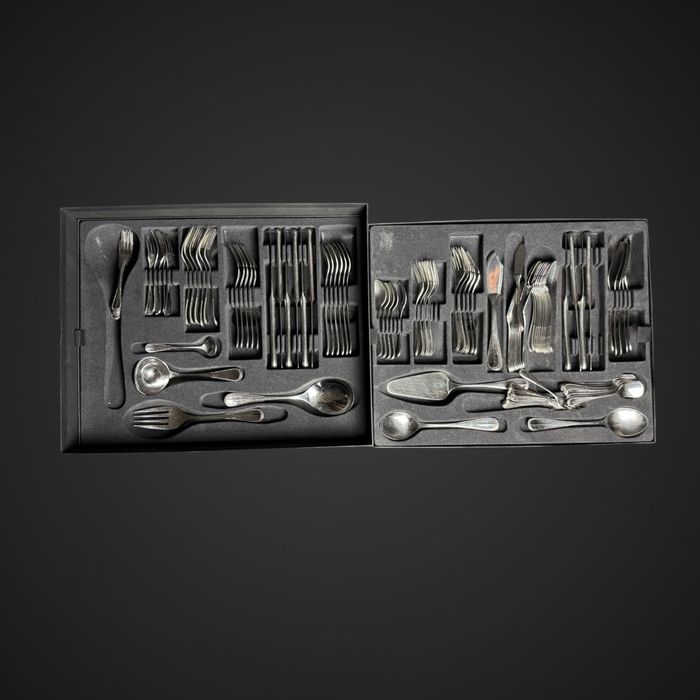 Duży komplet stalowych sztućcy B5/032401