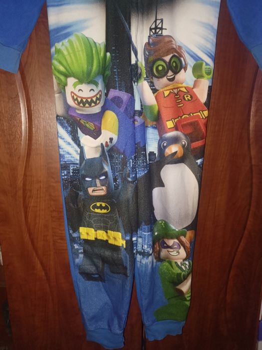 Піжама-чоловічок LEGO BATMAN на 9-10 років.