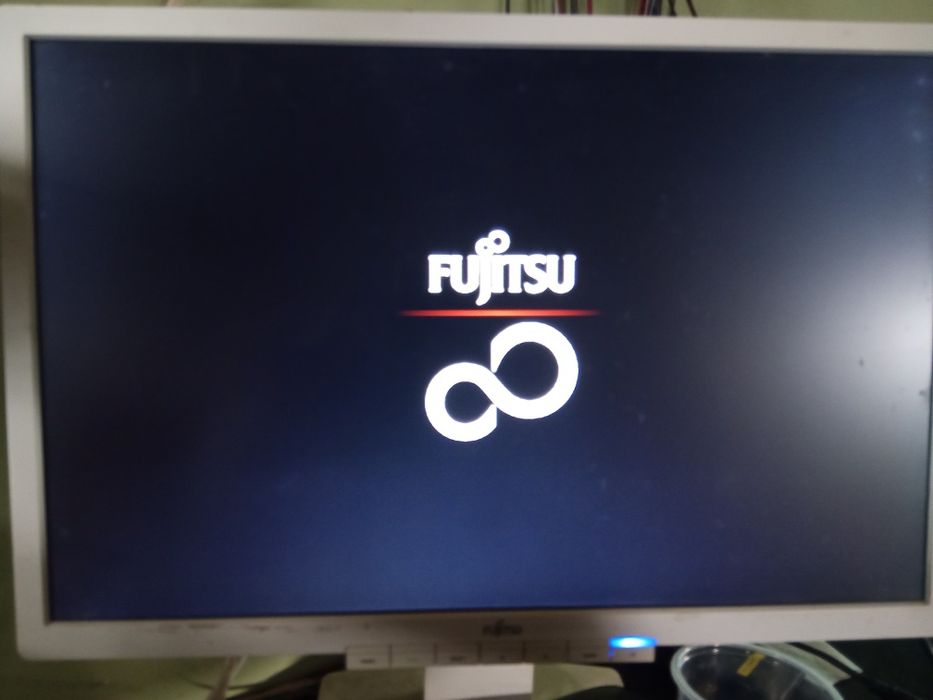 Monitor Fujitsu 22 cale