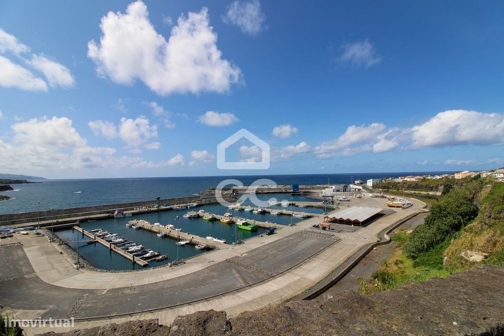 Moradia para Recuperar - Rabo de Peixe - Ribeira Grande