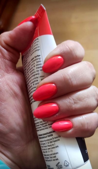 Oferuję wykonanie manicure pedicure