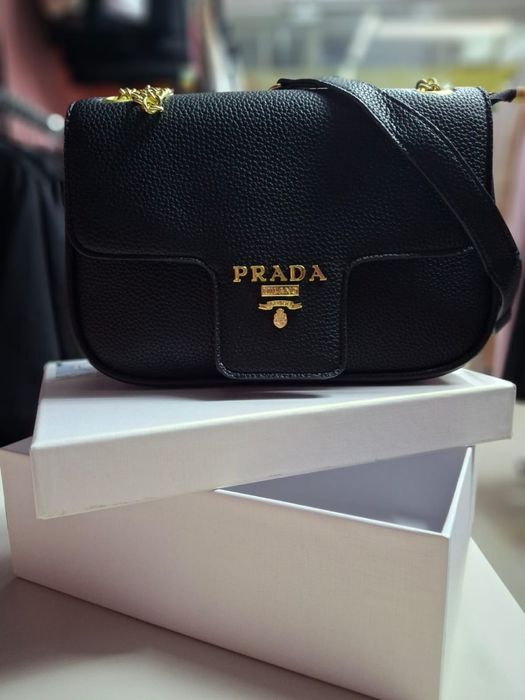 Неймовірна сумочка Prada