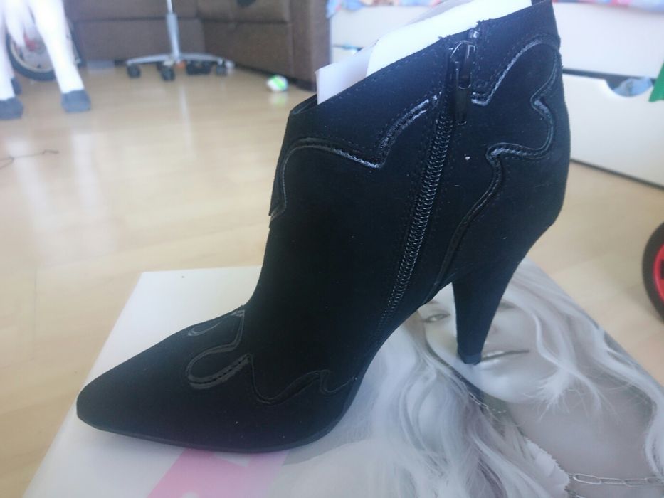 Botki damskie r. 38 nowe