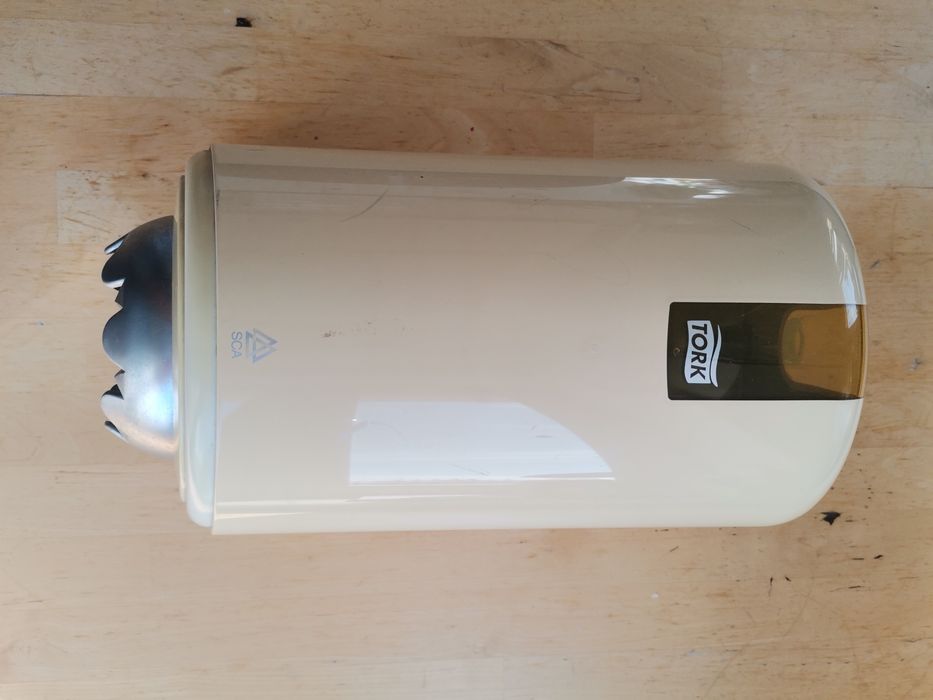 Pojemnik na ręcznik papierowy w rolce Tork