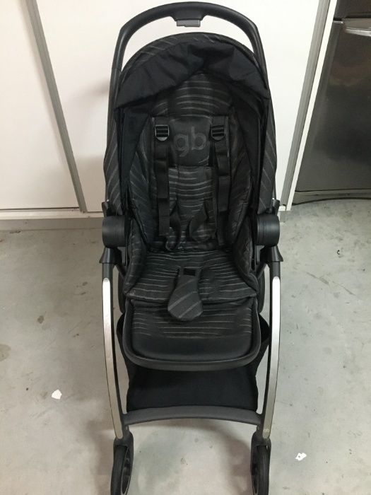 Carrinho de Passeio GB Maris Plus Lux Black