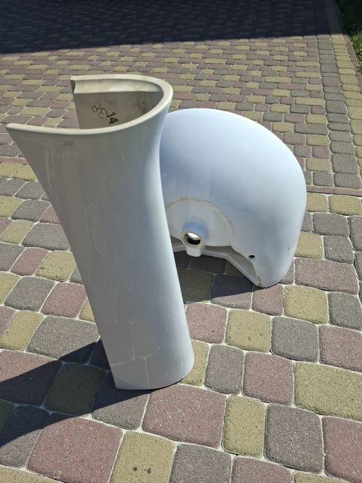 Умиваоьник на ніжці