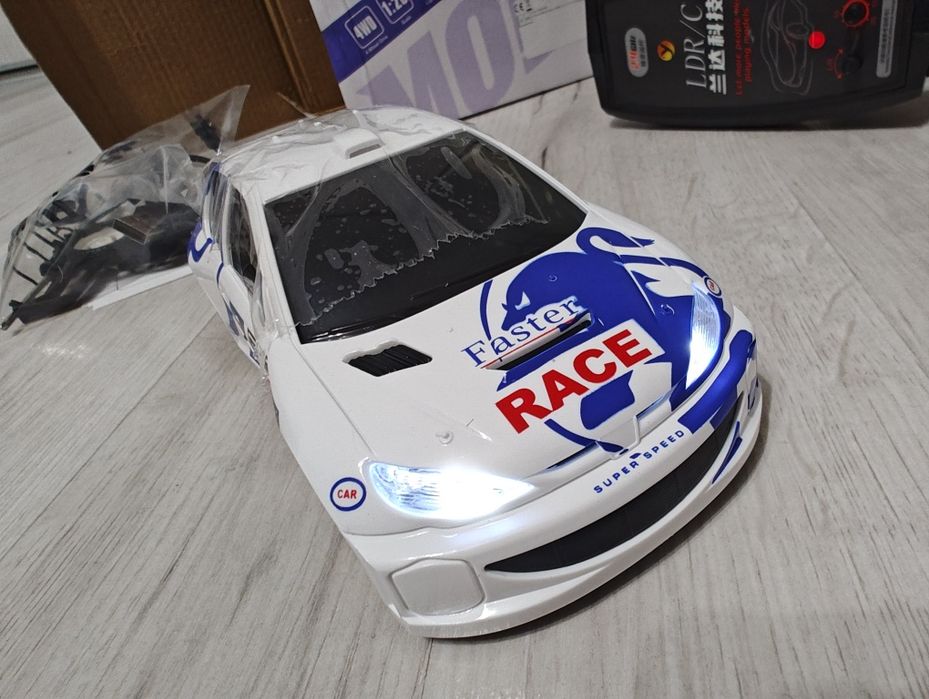 Samochód Peugeot 206 Classic WRC z wbudowanym żyroskopem do DRIFTU RC