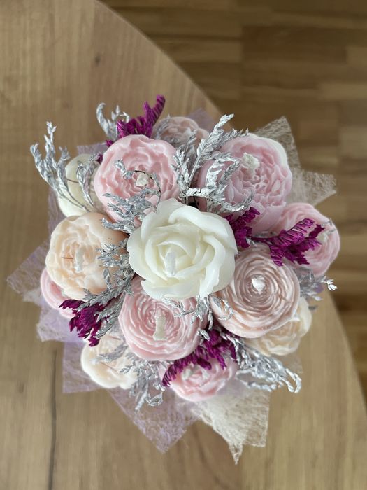 Mini flower box.