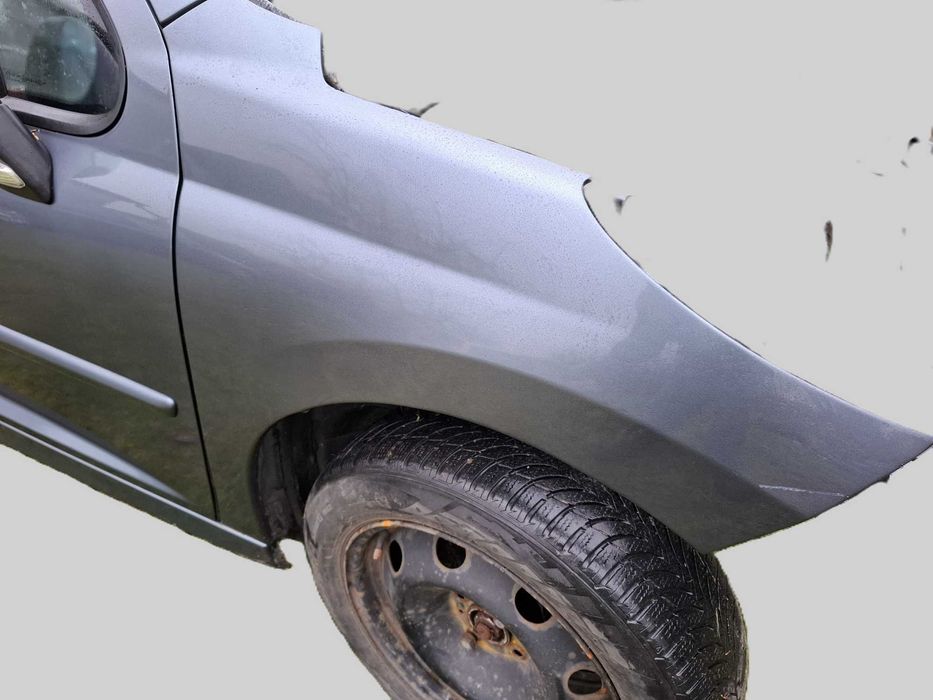 Na części Peugeot 207 1.6Thp maska błotnik drzwi EZW lampy poduszki