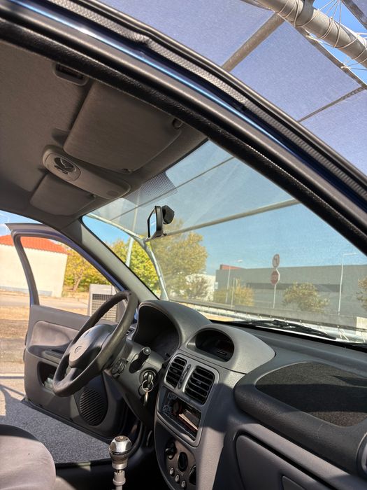 Carro renault clio