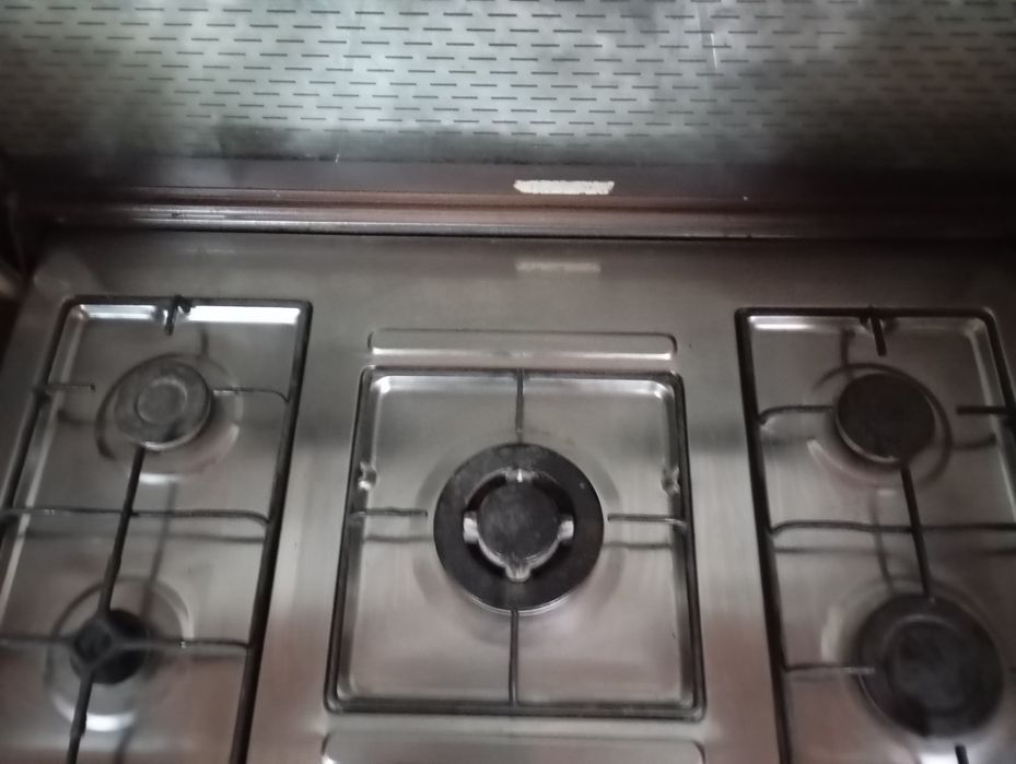 Fogão a gás cor castanho