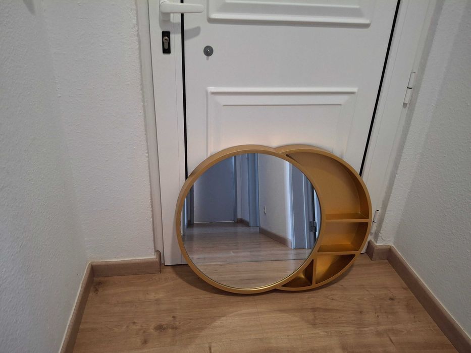 Espelho Decorativo Dourado com Prateleira/Organizador – Como Novo