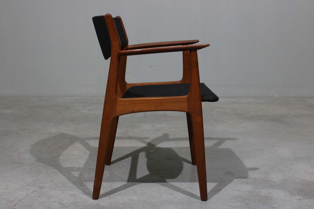 Par cadeirões Henning Kjaernulf em teca | Danish Design