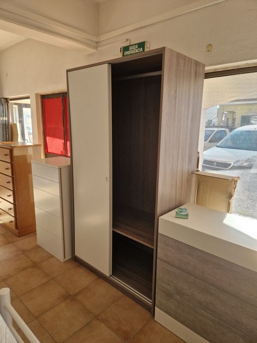 Fazemos montagem de móveis de pequena e grande dimensão.