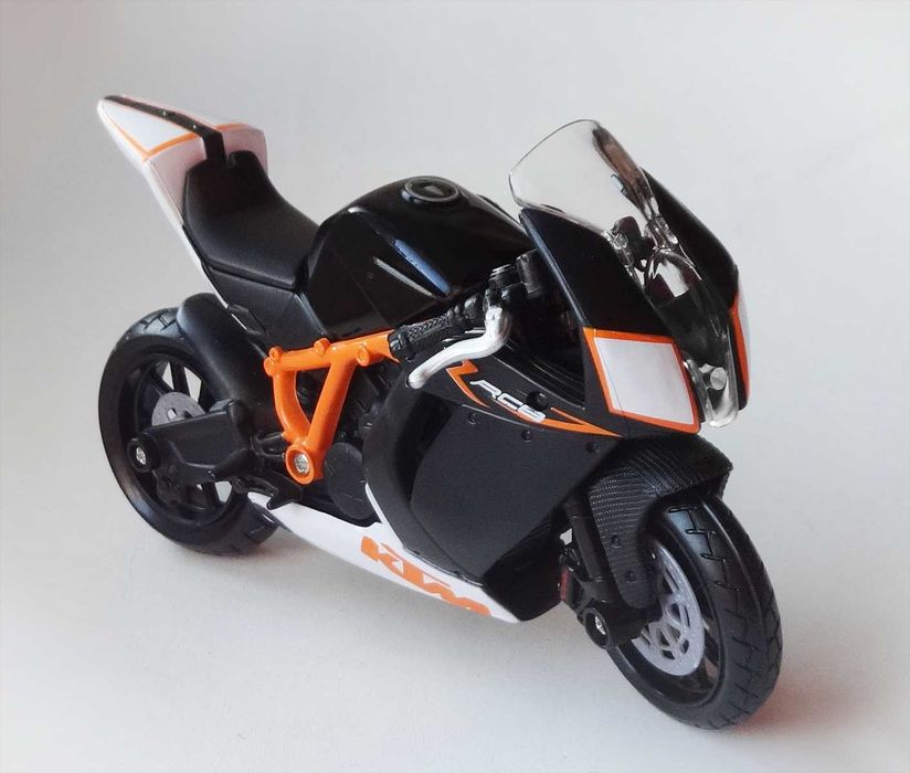 Модель мотоцикла KTM 1190 RC8 R 1:18