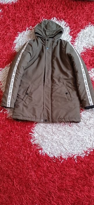 Куртка кольору Хакі