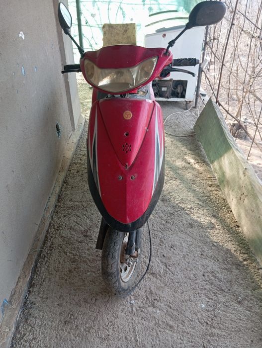 Продам скутер YIBEN