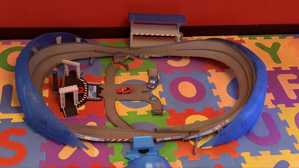 Posta hot wheels com caixa