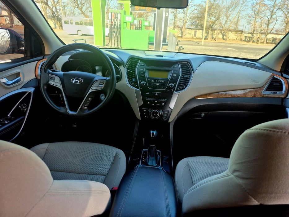 Продам Hyundai Santa FE 2015 года