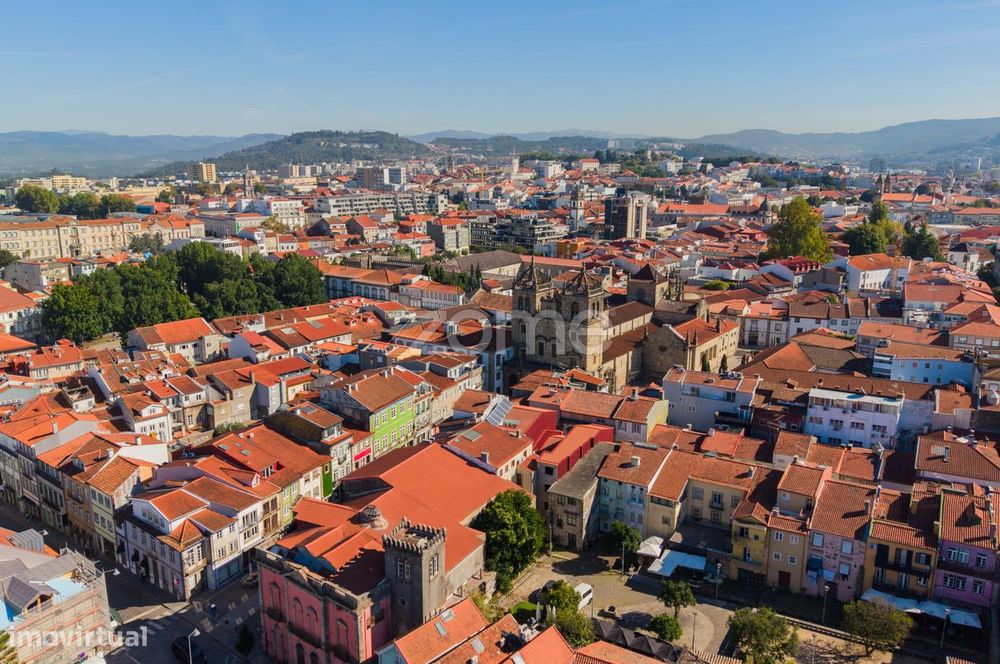 Apartamento T4 com 189m2 em Maximinos - Braga