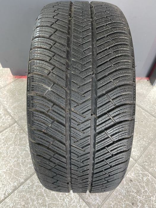 Шина 225/40 R20 Michelin б/у зима 8мм ( боковой ремонт) U1