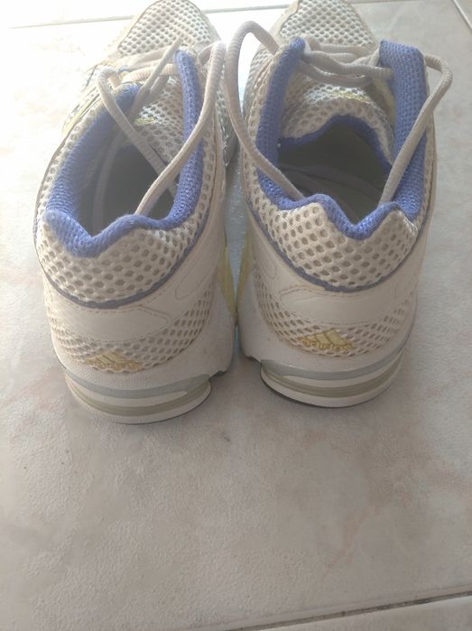 Tênis adidas  branco e azul