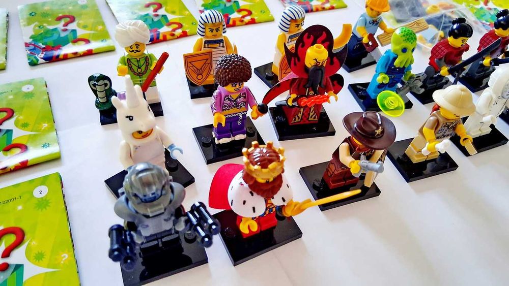 Lego 71008 Series 13 Minifiguras Dezassete colecção novas montadas