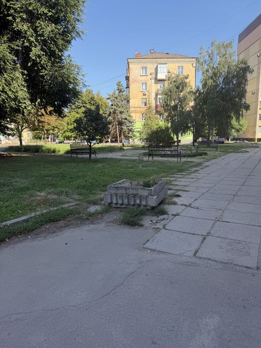 Продається 3 кімнатна квартира в Центрально - міському районі .