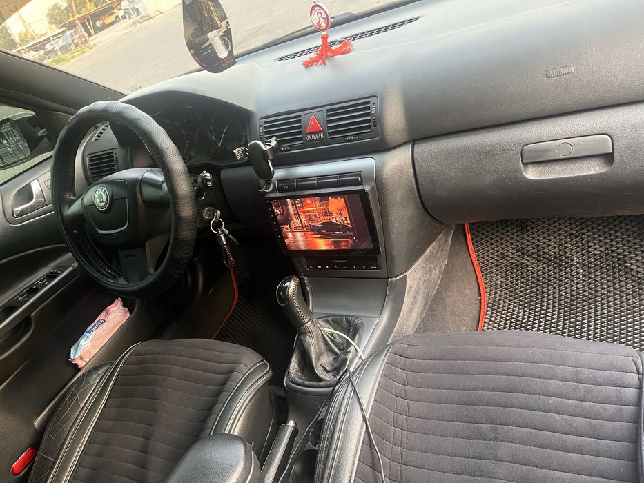 SKODA oktavia тур 1.8 турбо