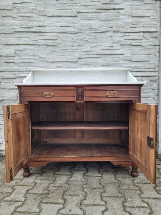 Fajna duża komoda z marmurowym blatem.