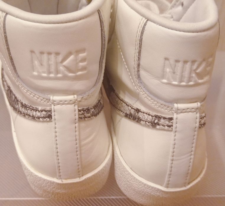 Nike Blazer Mid '77 SE w perfekcyjnym stanie